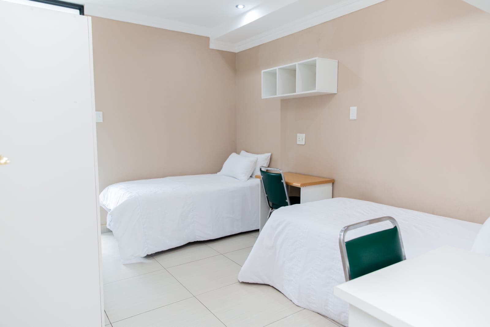 Modern minimalist suite